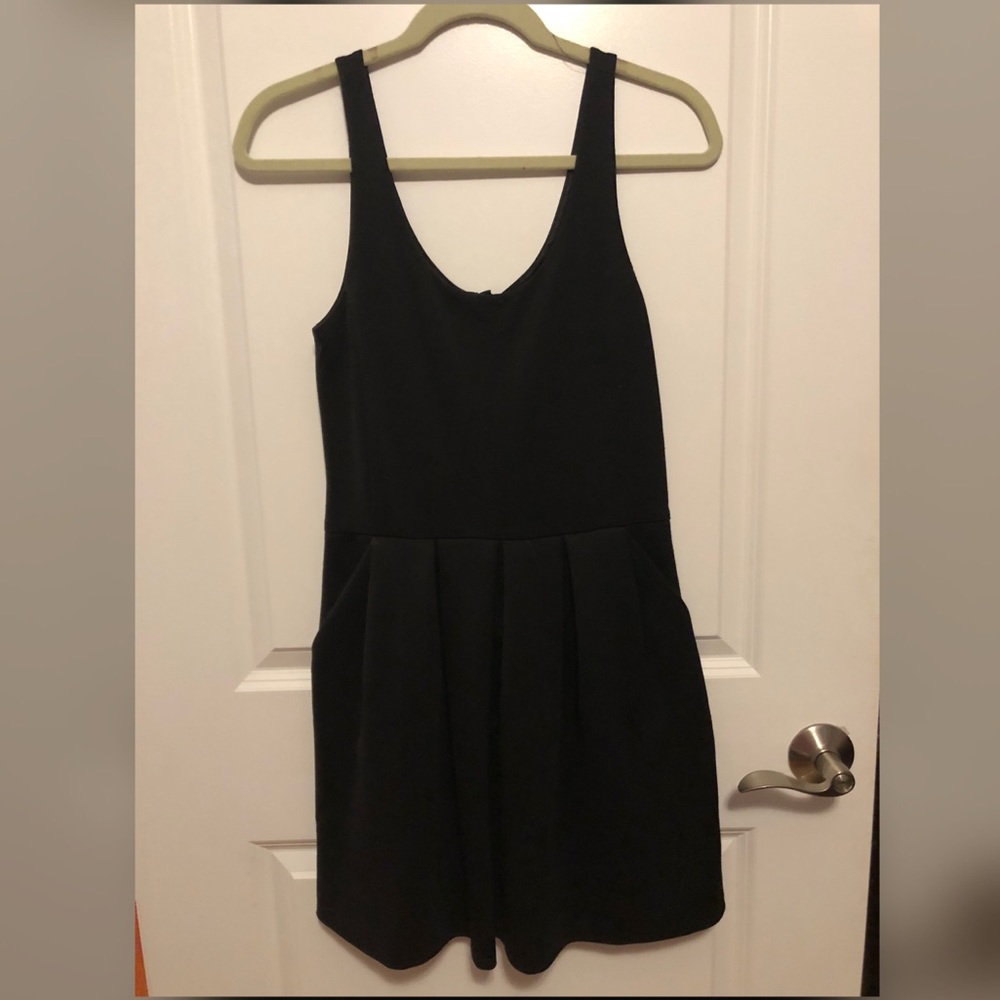 Black dress with pockets